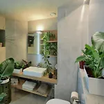 Qb Apartment